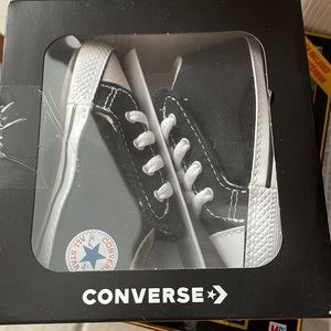 Converse baby boys chuck Taylor size 4